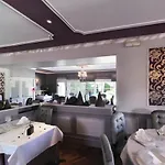 Logis Hotel-restaurant La Croix Couverte