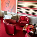 Hotel Logis Hotel-restaurant La Croix Couverte Mayenne