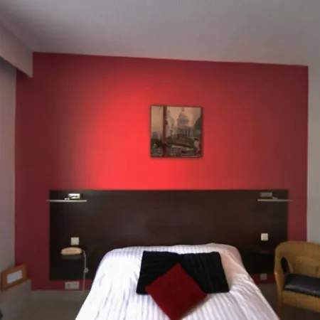 מלון Logis Hotel-restaurant La Croix Couverte מאיין