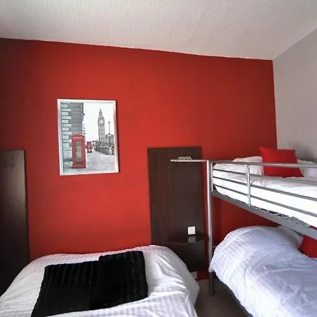 Logis Hotel-restaurant La Croix Couverte מאיין