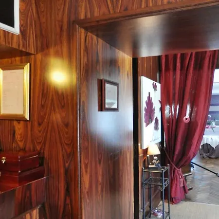 Logis Hotel-restaurant La Croix Couverte מאיין