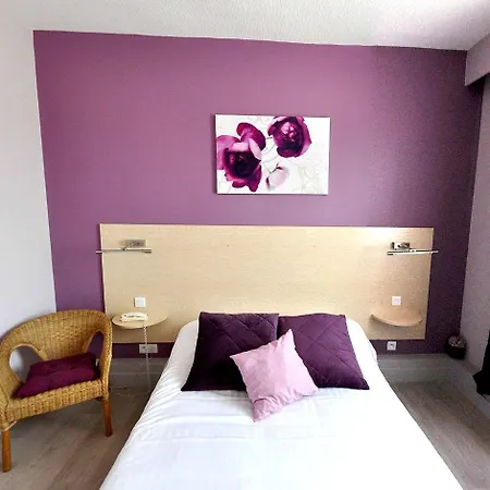 Logis Hotel-restaurant La Croix Couverte 3* מאיין