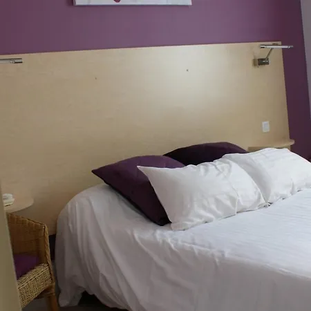 Logis Hotel-restaurant La Croix Couverte מלון