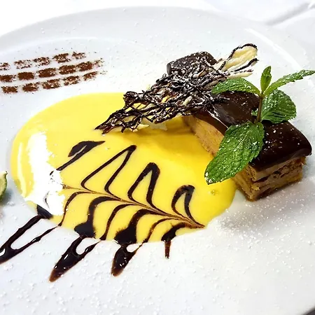 Logis Hôtel-restaurant La Croix Couverte Hotel 3*