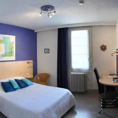 Hotel-restaurant La Croix Couverte Hotel Mayenne