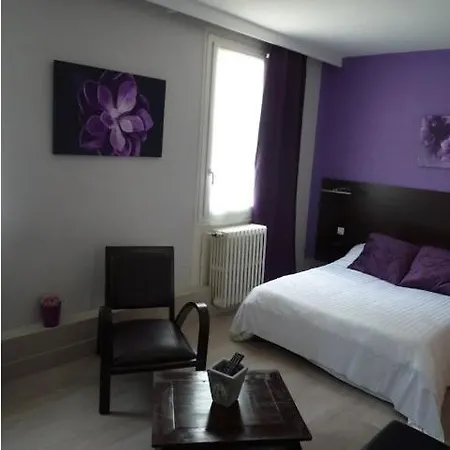 Logis Hotel-restaurant La Croix Couverte מלון