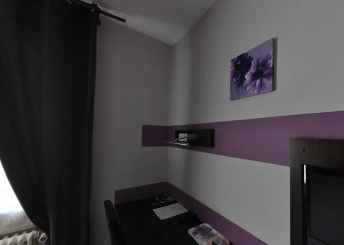 Hotel Logis Hotel-restaurant La Croix Couverte Mayenne