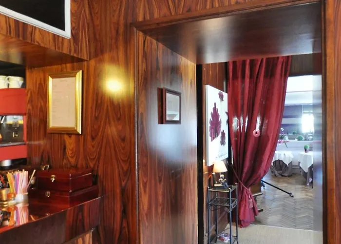 Logis Hotel-restaurant La Croix Couverte Mayenne