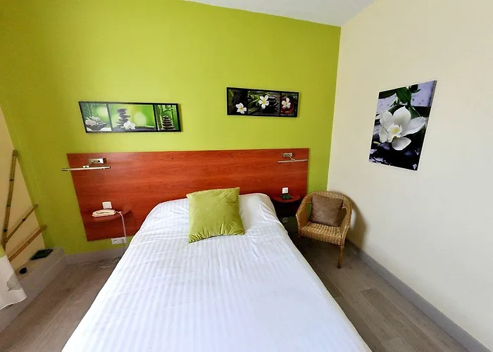 Hotel Logis Hotel-restaurant La Croix Couverte Mayenne