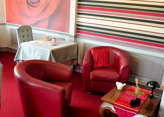 Hotel Logis Hotel-restaurant La Croix Couverte Mayenne