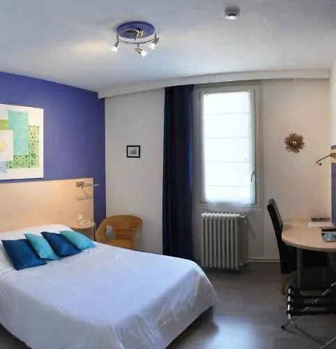 Logis Hotel-restaurant La Croix Couverte Hotel Mayenne