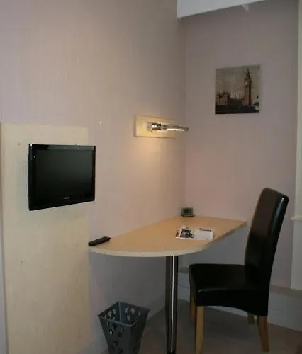 Hotel Logis Hotel-restaurant La Croix Couverte Mayenne