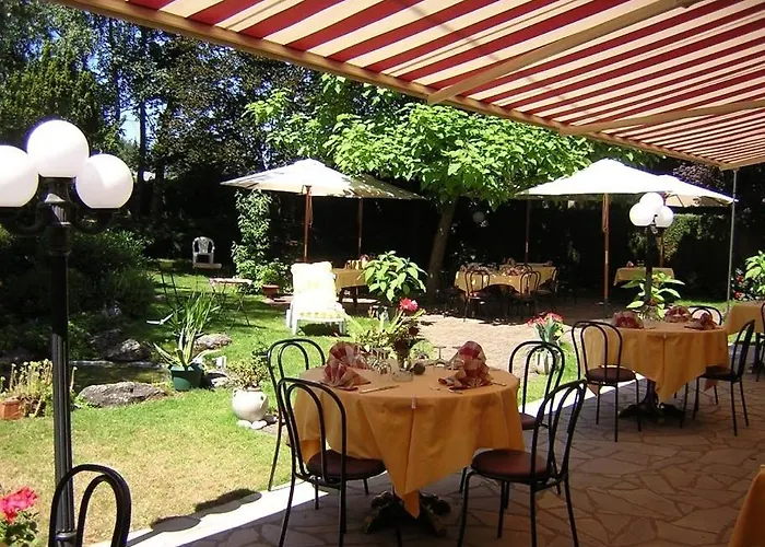 Logis Hotel-restaurant La Croix Couverte 3* Mayenne