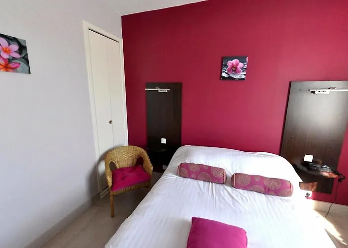 Logis Hotel-restaurant La Croix Couverte 3* Mayenne