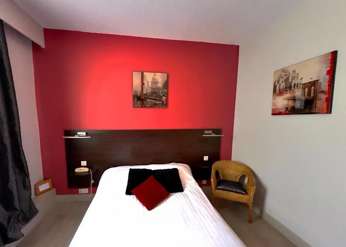 Logis Hotel-restaurant La Croix Couverte Mayenne