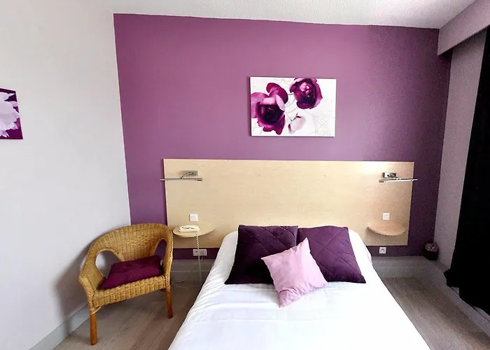 Hotel Logis Hotel-restaurant La Croix Couverte Mayenne